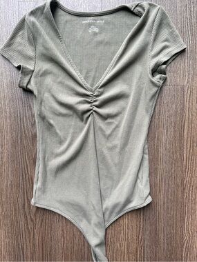 American Eagle Outfitters Olive Ribbed V‑Neck Short Sleeve Bodysuit